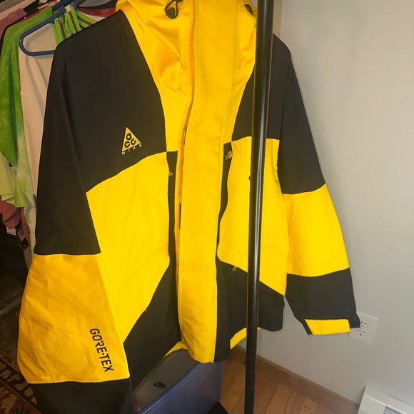 Men's ACG Gore-tex Waterproof Zipper Hooded Jacket Yellow Blac - Picture 5 of 5